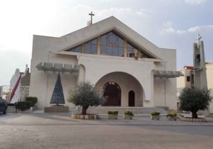 صورة كاملة لكنيسة مار الياس من الخارج